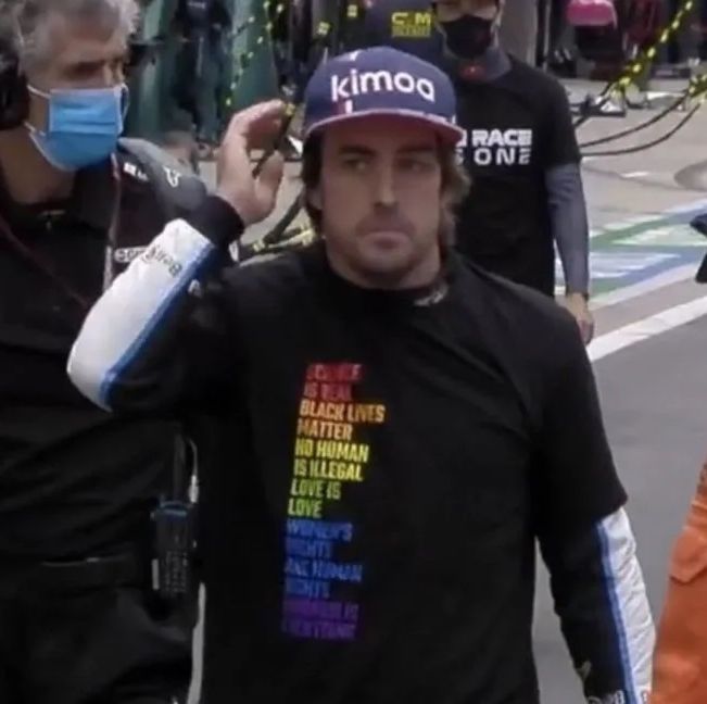 Fernando Alonso y su reivindicativa camiseta en el GP de Rusia
