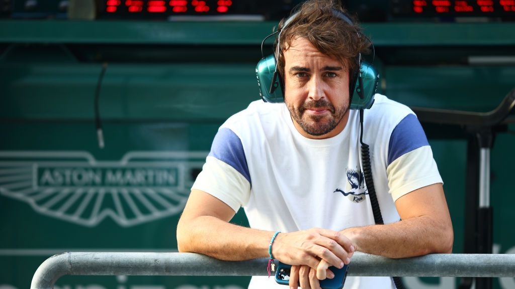Camiseta de Fernando Alonso y Aston Martin.