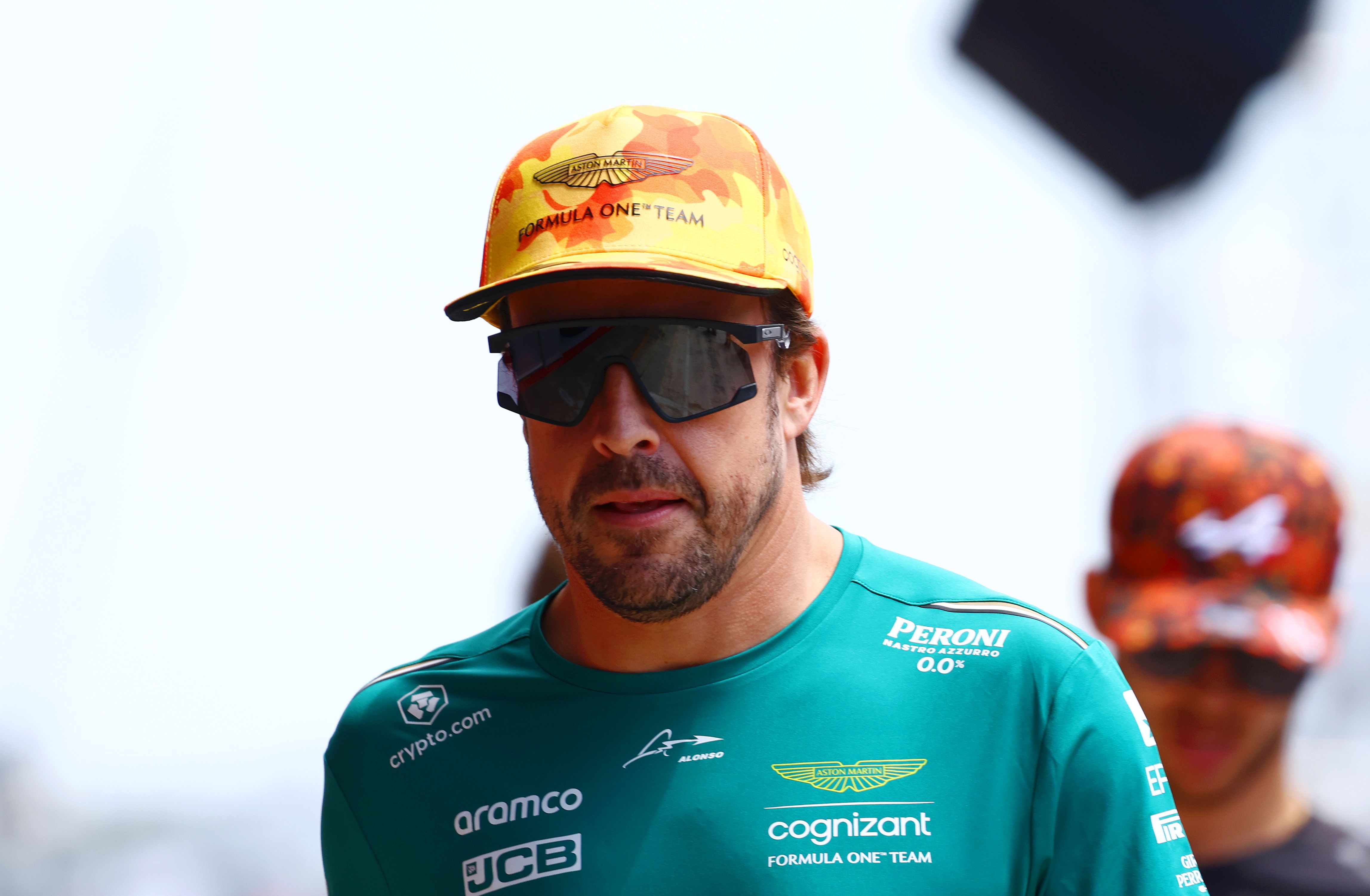 Completa el look de un verdadero fanático del equipo Aston Martin con  nuestra exclusiva Gorra del Piloto Fernando Alonso de la temporada…