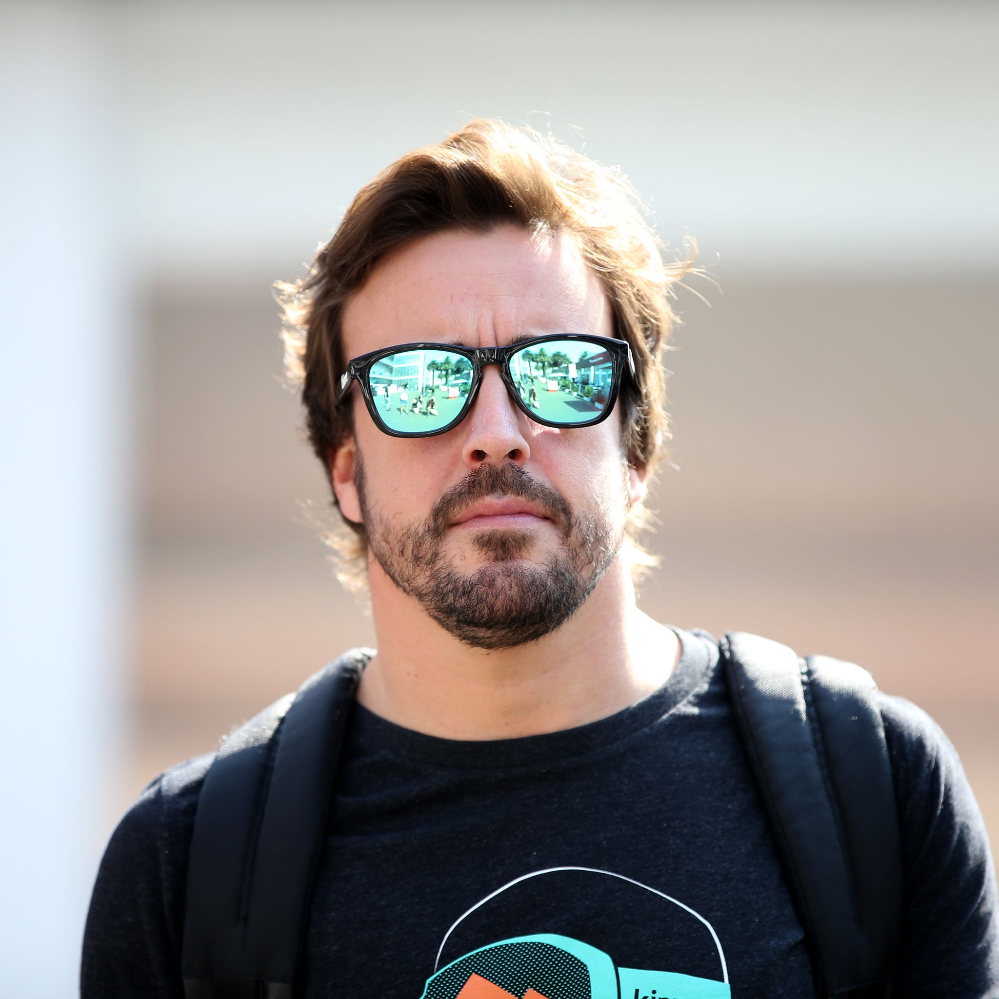 Aston Martin 'regala' la camiseta de Fernando Alonso