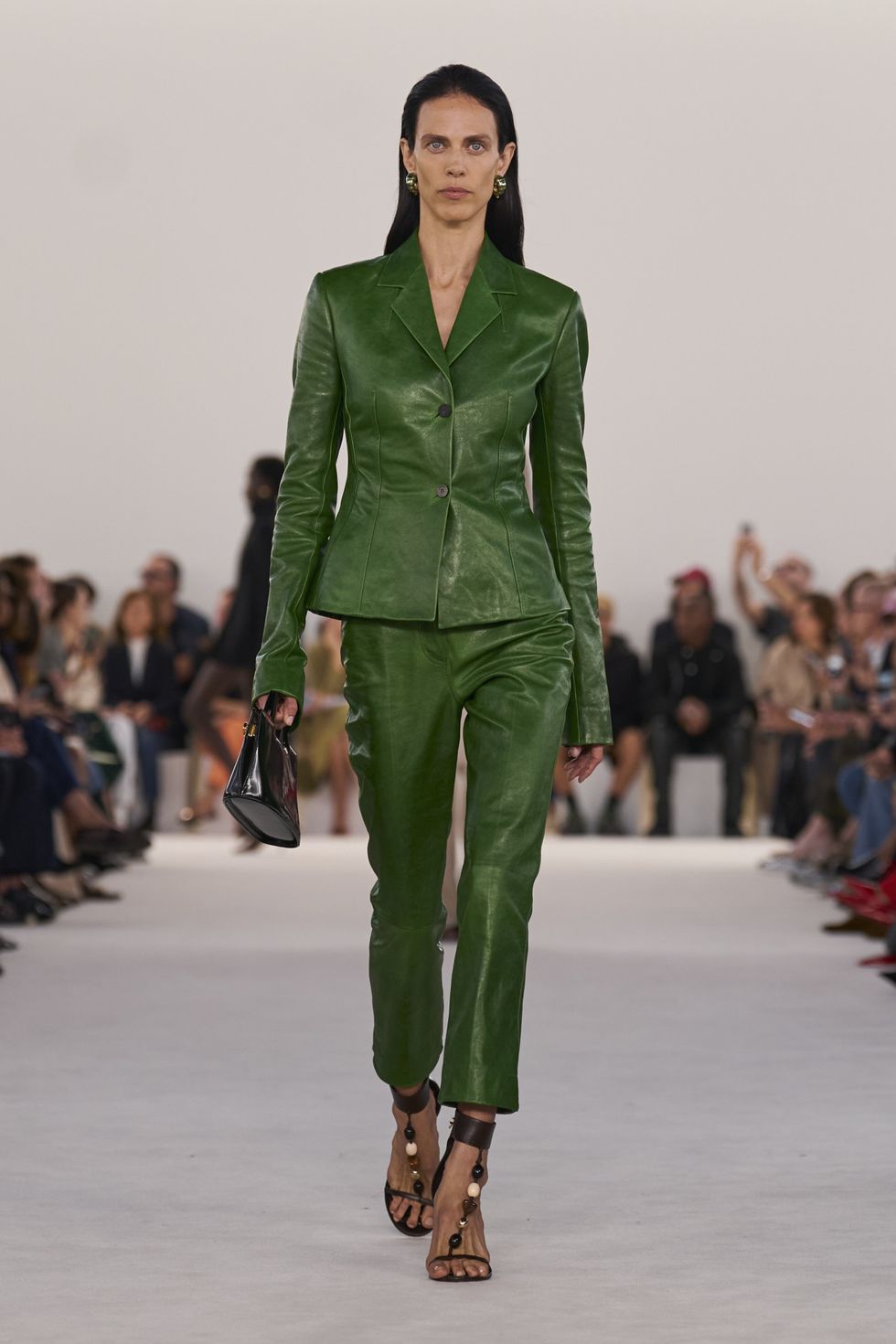 il verde è il colore di tendenza della moda primavera estate 2024