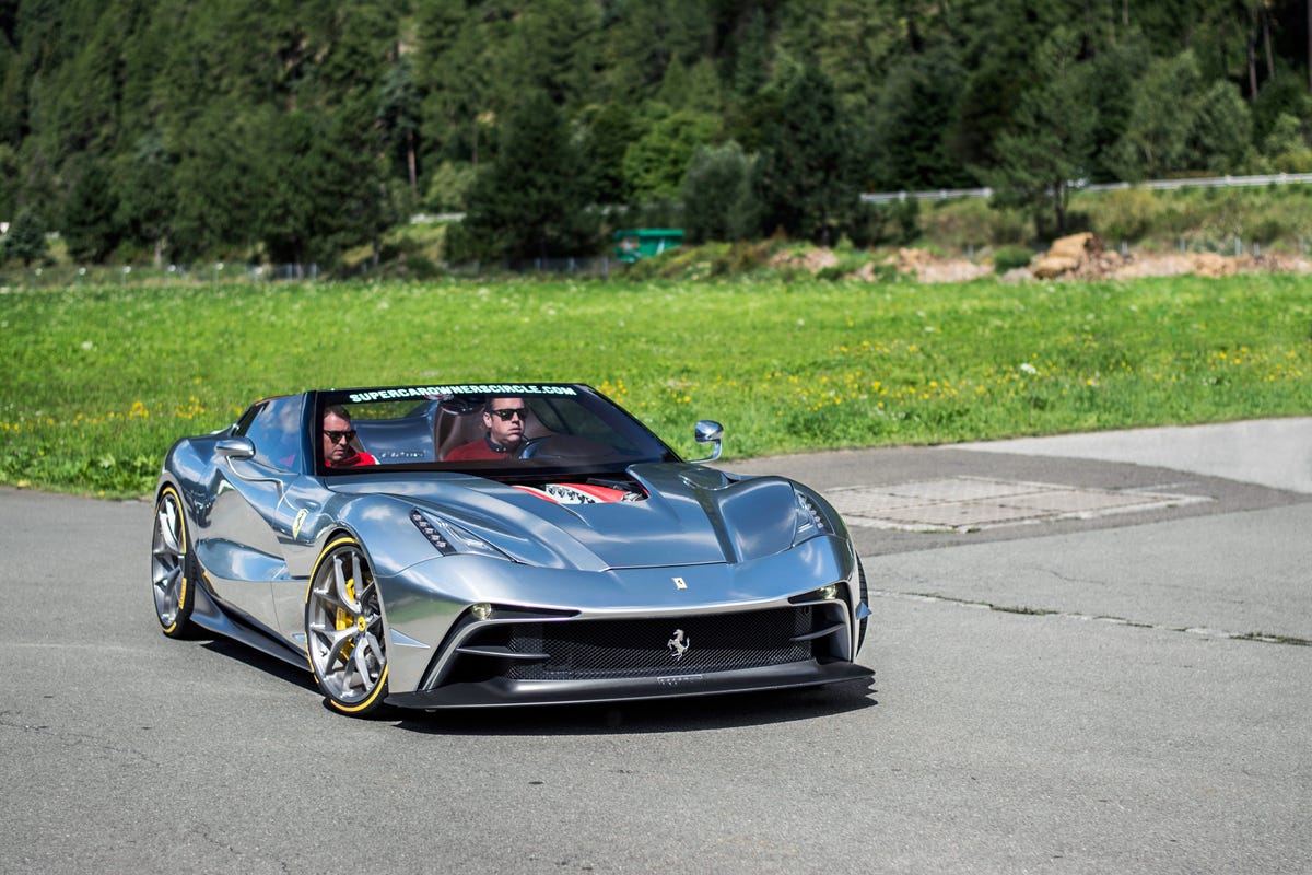 www.caranddriver.com
