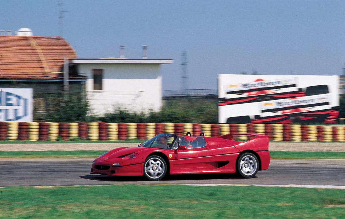 www.caranddriver.com