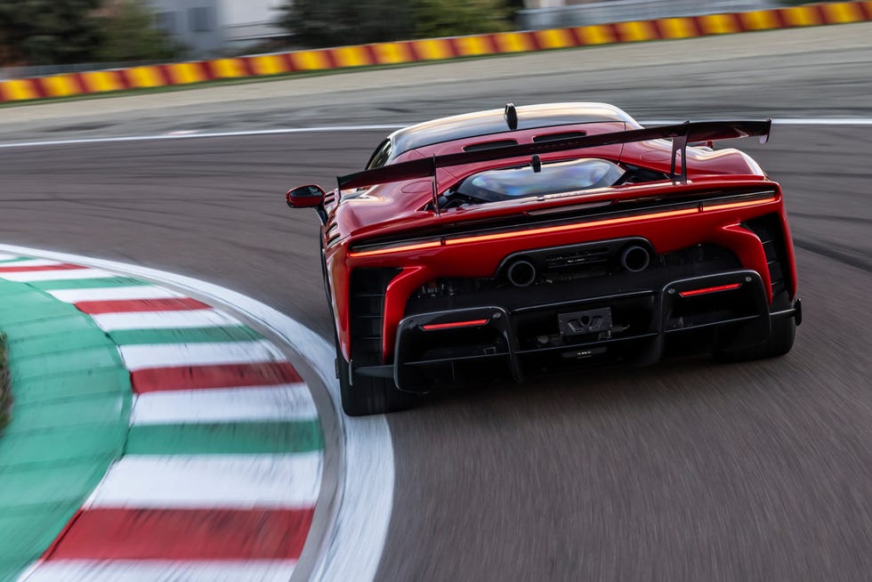 The Ferrari SF90 XX Stradale Finally Takes the Crown