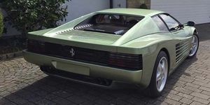 Ferrari Testarossa verde