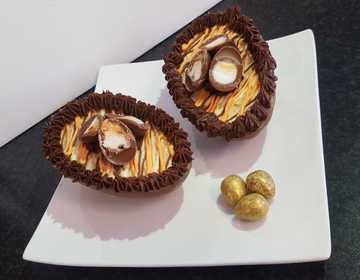 Food, Ingredient, Baked goods, Dessert, Serveware, Sweetness, Snack, Baking cup, Still life photography, Produce, 