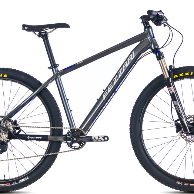 Land vehicle, Bicycle, Bicycle wheel, Bicycle frame, Bicycle part, Bicycle tire, Vehicle, Spoke, Bicycle fork, Bicycle stem, 