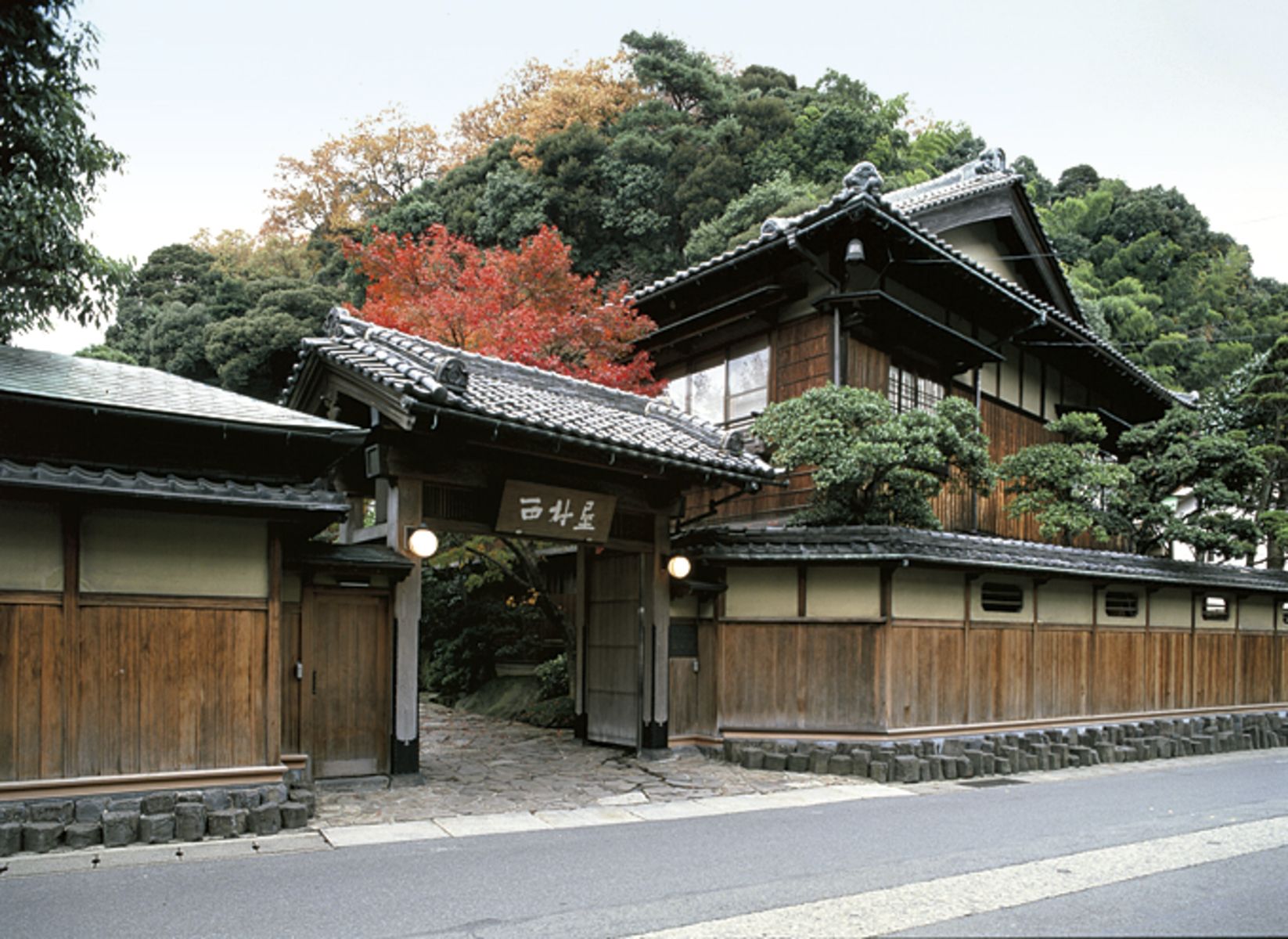 【2024秋冬新作】 西村屋本館｜歴史ある湯の街城崎で、名宿選りすぐりの極上蟹を味わう 絵葉書