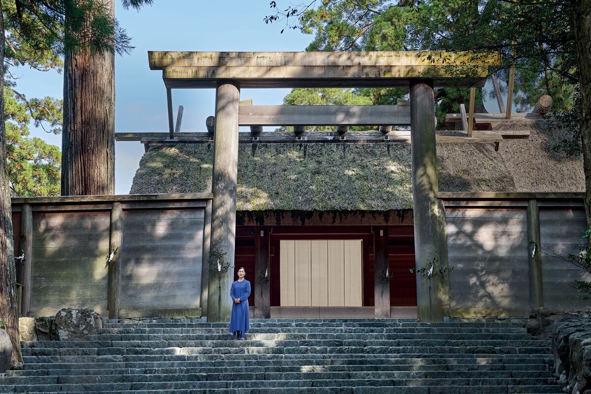 鶴田真由さん、日本神話の主神、天照大御神に祈る旅へ｜祈って