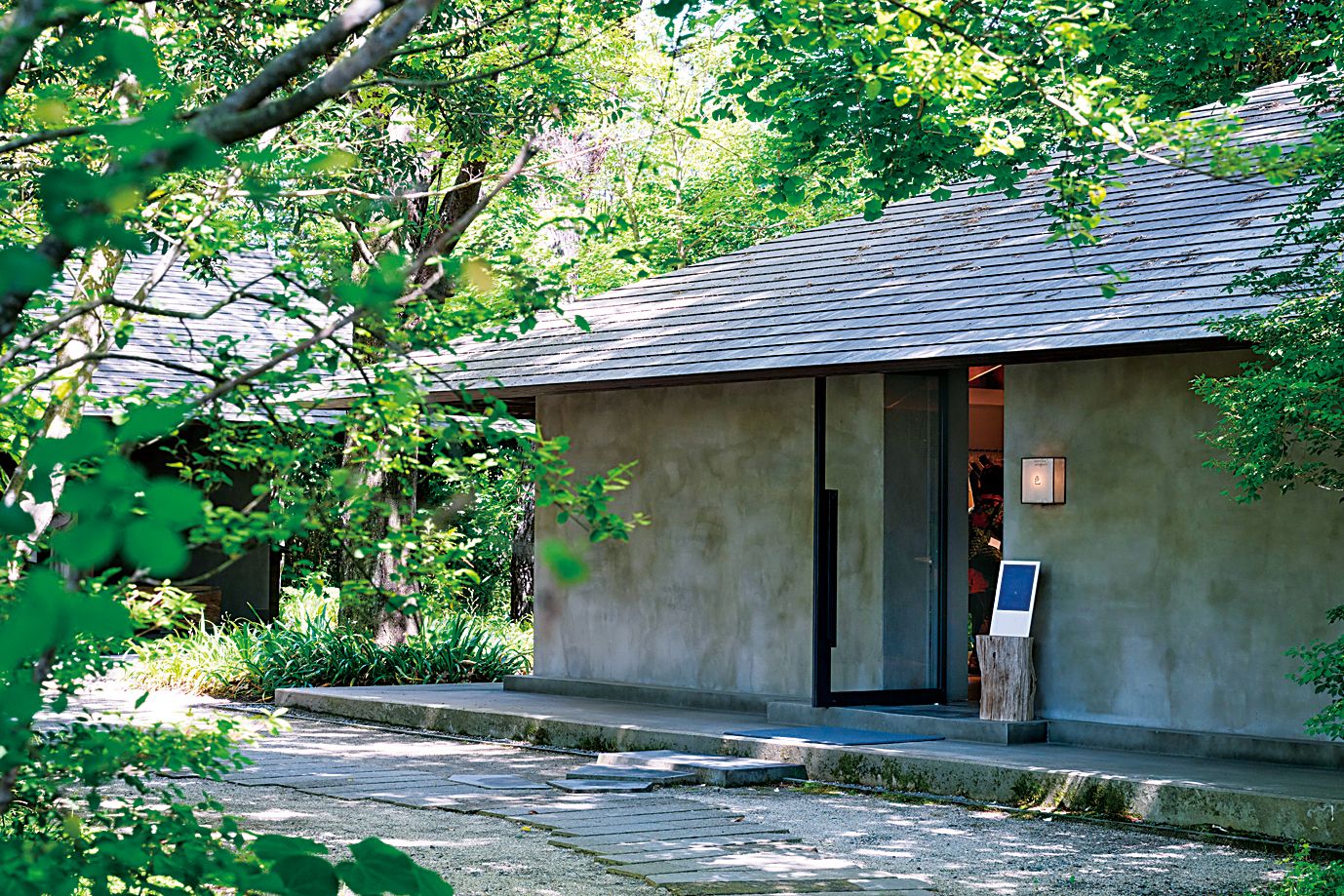 衣食住が揃うセレクトショップへ。一日いても飽きない3店