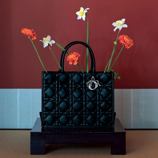 人気の定番ハンドバッグ レディース ハイブランド バッグ | 高級鞄 | Bottega Veneta® JP