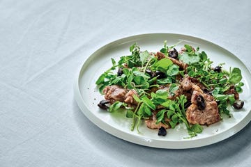 伝統のキルティング柄がフープピアスに。「シャネル」の“ココ