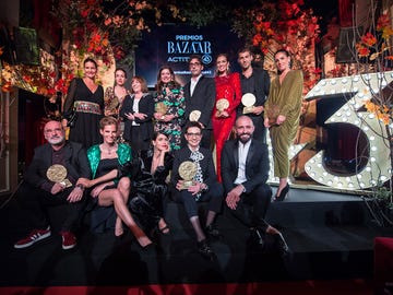 Social group, Stage, Event, Fashion, Team, Performance, Font, Musical, Musical theatre, 