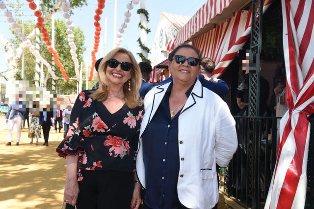 fiesta de el turronero en su caseta de la feria de sevilla