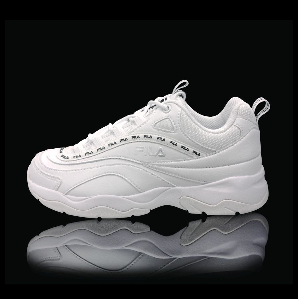 Shoe, Footwear, Outdoor shoe, White, Black, Walking shoe, Sneakers, Sportswear, Tennis shoe, Athletic shoe, 