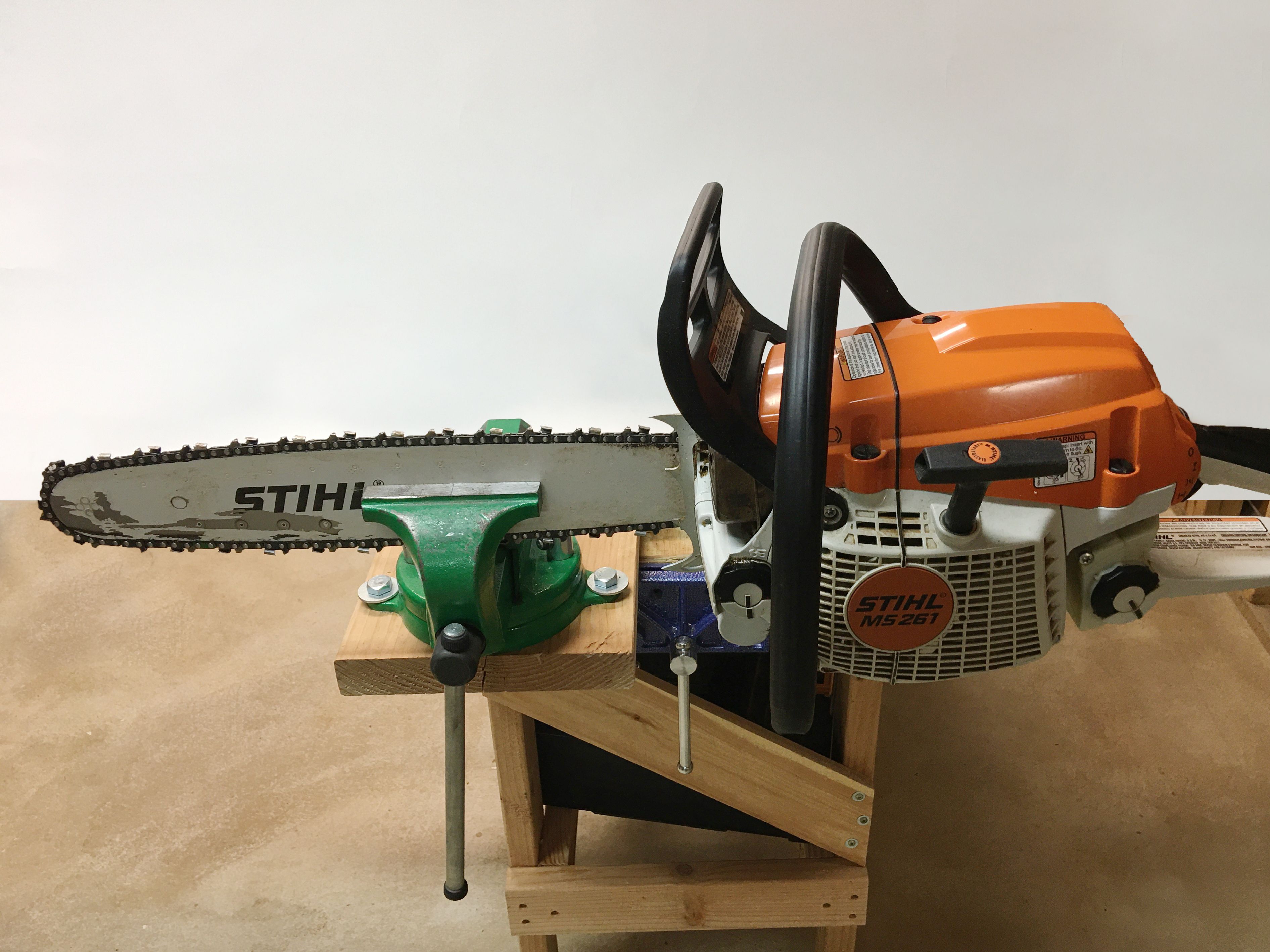How to Sharpen a Chainsaw using the Dremel Sharpening Kit [Quick