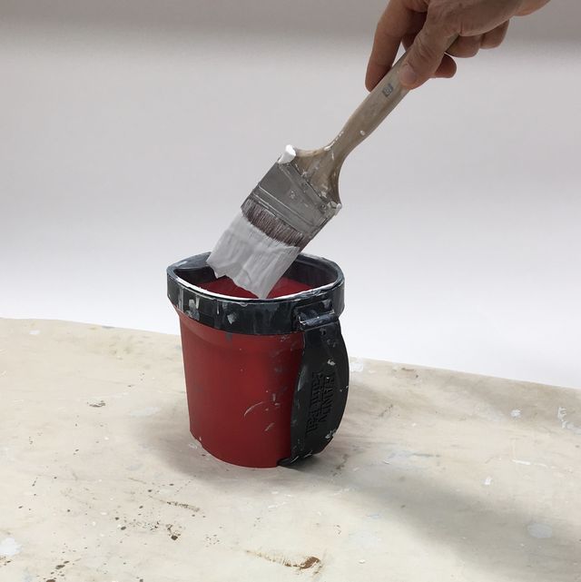 Thin Plastic Handle Flat Stain Paint Brush Dusty Cleaning Brush - China  Paint Brush, Painting Tool