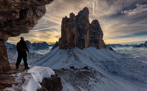 Your Shotfotograaf Peter Nestler bracht achttien uur door in de Italiaanse Alpen en bewonderde de Tre Cime di Lavaredo De meest gelukkige tijden in mijn leven zijn wanneer ik alleen ben in de natuur zegt hij Hoe dichterbevolkt we worden hoe belangrijker ik het vind om de natuur in zijn waarde te laten