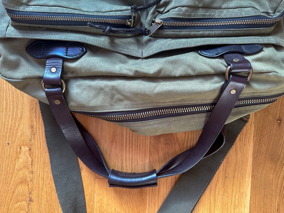 filson 48 hour tin cloth duffle bag handle