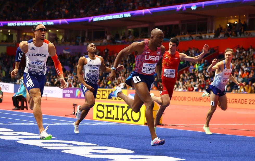 llegada a meta de la final de 60 Ona Bonet borra otro récord de Ruth Beitia en el Sub-20 en los mundiales de belgrado con asier martínez en cuarto lugar