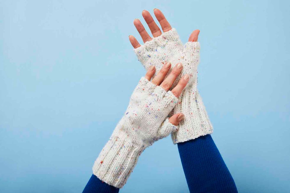 Free knitting pattern to make fingerless gloves