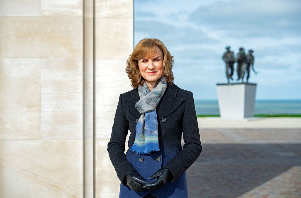 fiona bruce, antiques roadshow d day special 2024