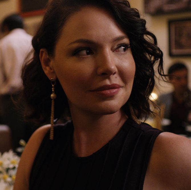 firefly lane l to r katherine heigl as tully in episode 103 of  firefly lane cr courtesy of netflix © 2020
