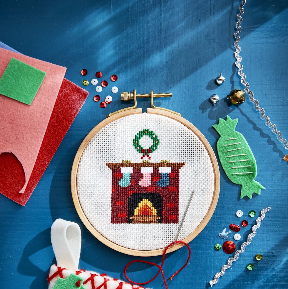 Cross Stitch Kits for Adults, Stamped Personalized Christmas Stockings Cute  Cat Vintage Ornaments, Needlepoint Counted Easy Cross-Stitch Patterns for