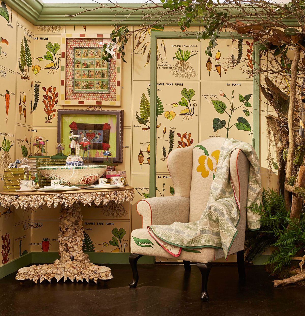 Green, Room, Interior design, Wall, Furniture, Tree, Living room, House, Textile, Building, 