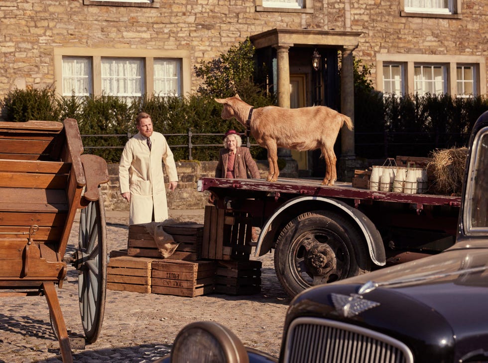 samuel west as seifried farnon, susan hilton as mrs stokesacgas6 ep 1 2025 03 19 unit stills