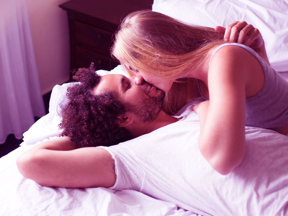 Virgin Couple Sex First Time - First time sex with a man | 12 women on what it's like to be a guy's first  time