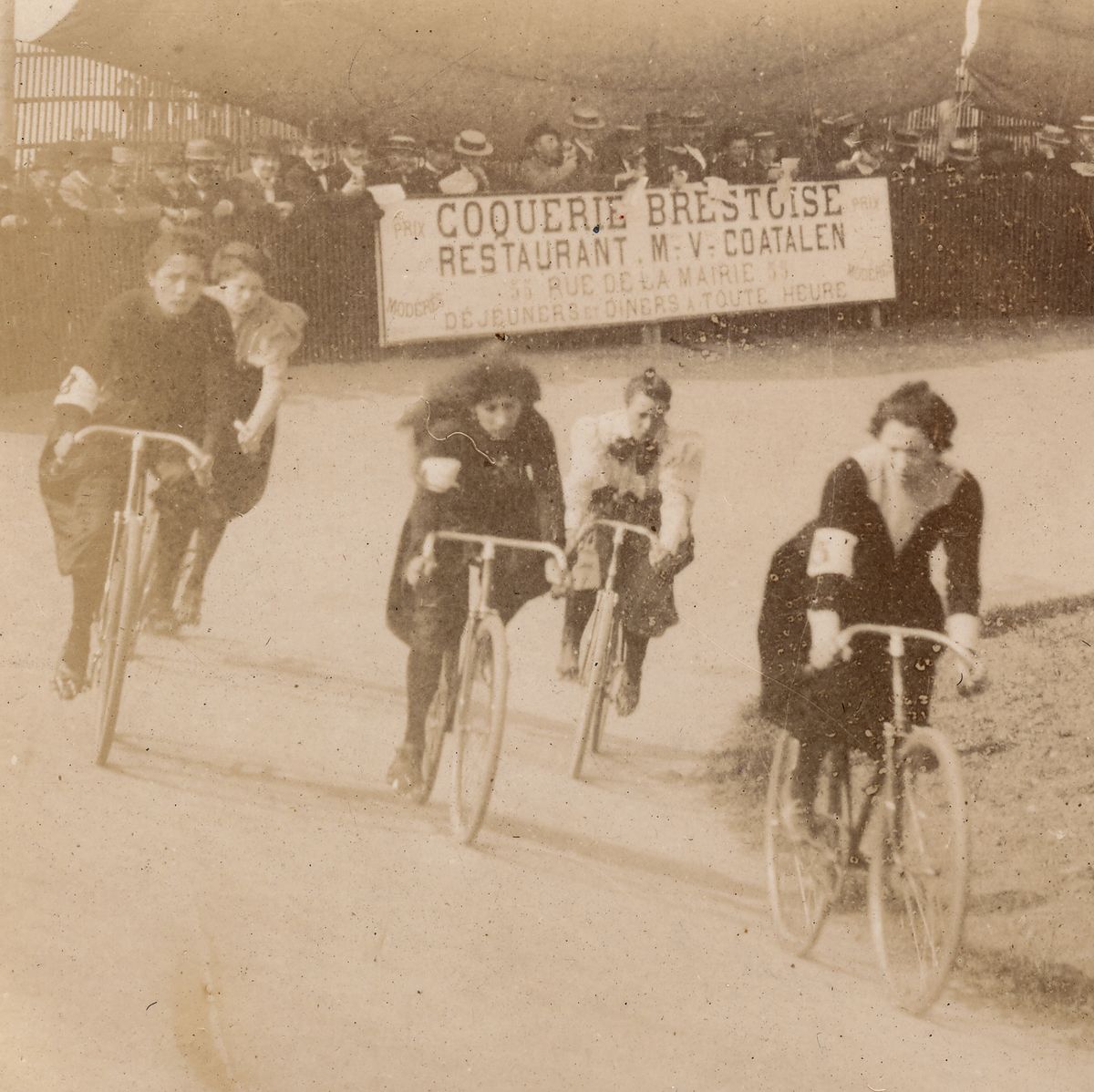 historic women bike racers