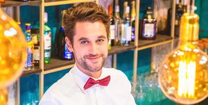 victor-van-first-dates-barman