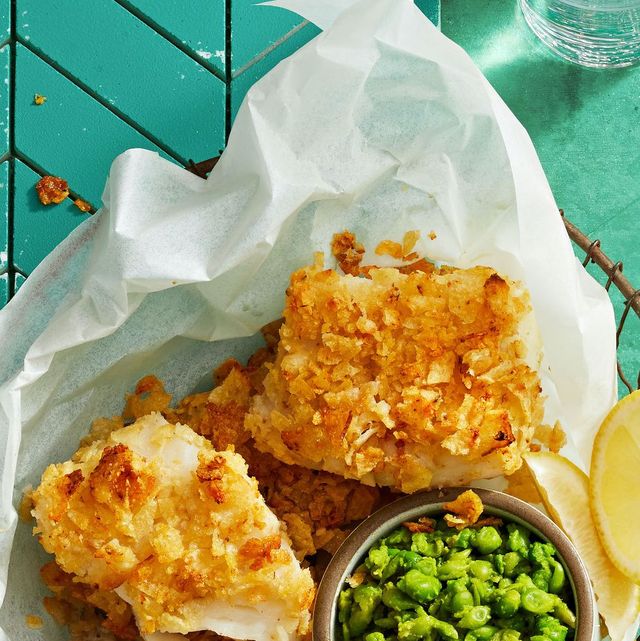 healthy air fryer fish and chips in a basket