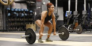 how to do a deadlift