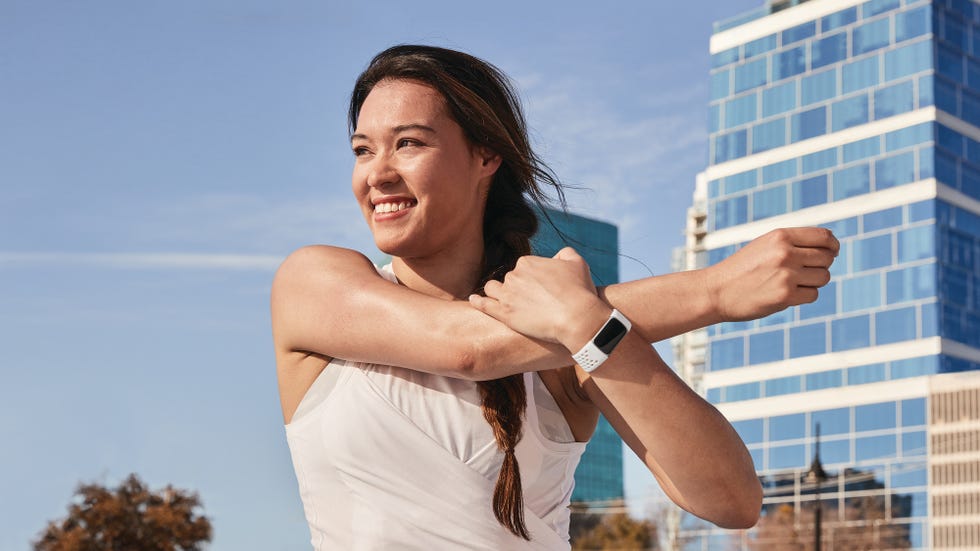 Fitbit Charge 5」上市！5大亮點、開賣資訊一次看