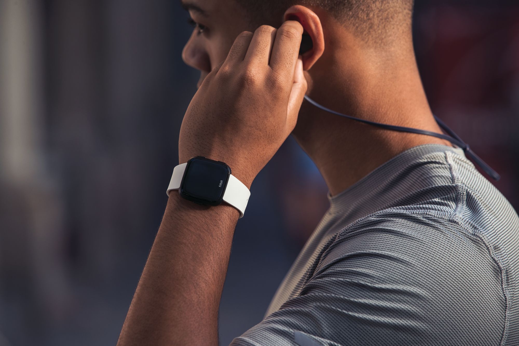 Fitbit Versa Review Fitbit Smartwatch For Running and Workouts