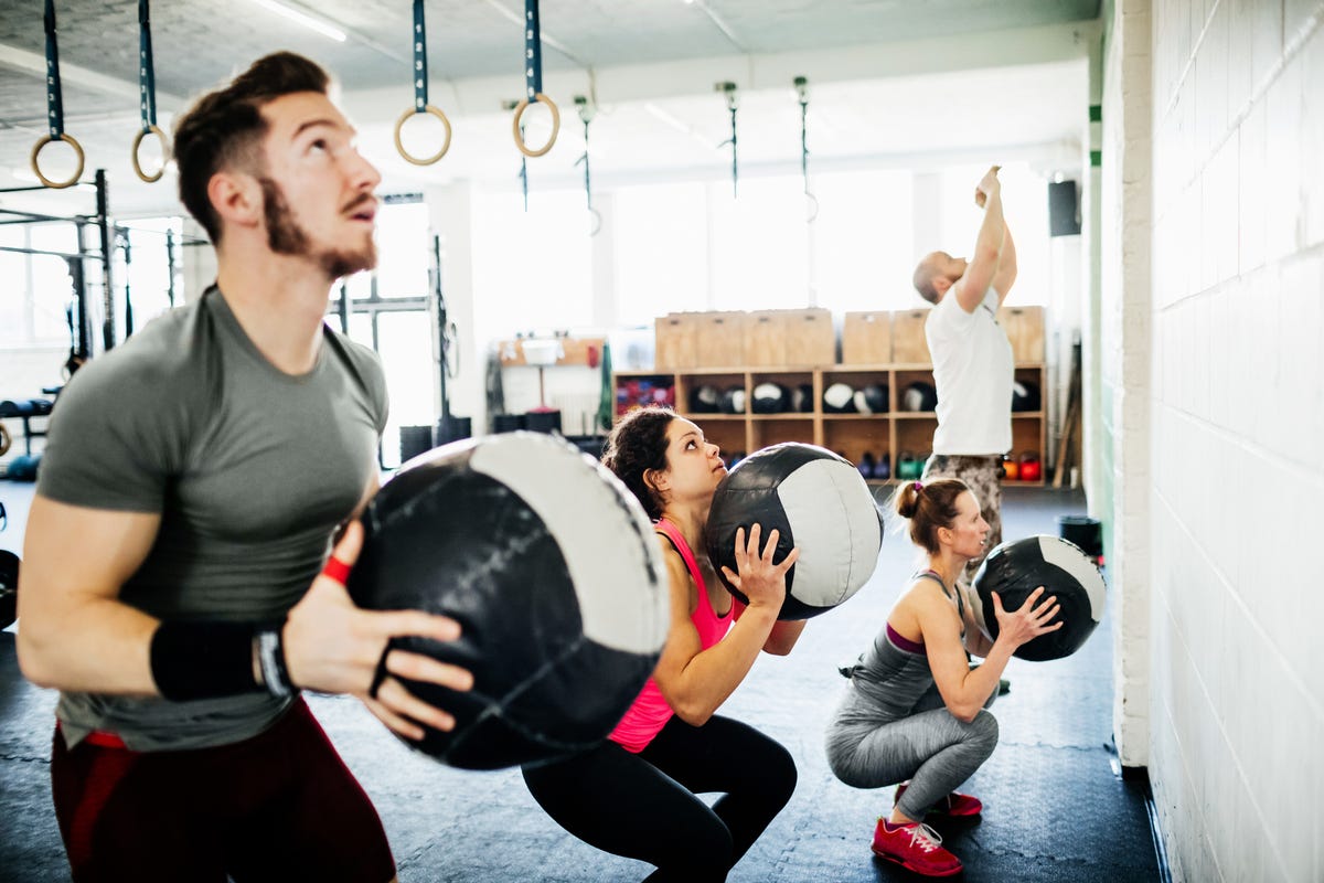 Мы не будем на тренировке. HIIT тренировка в зале. Тренировки в помещениях. Тяжелая тренировка. EMOM тренировки.