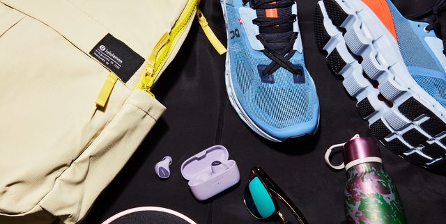 Must-Have Items for Your Gym Bag: 6 Essentials Everyone Needs
