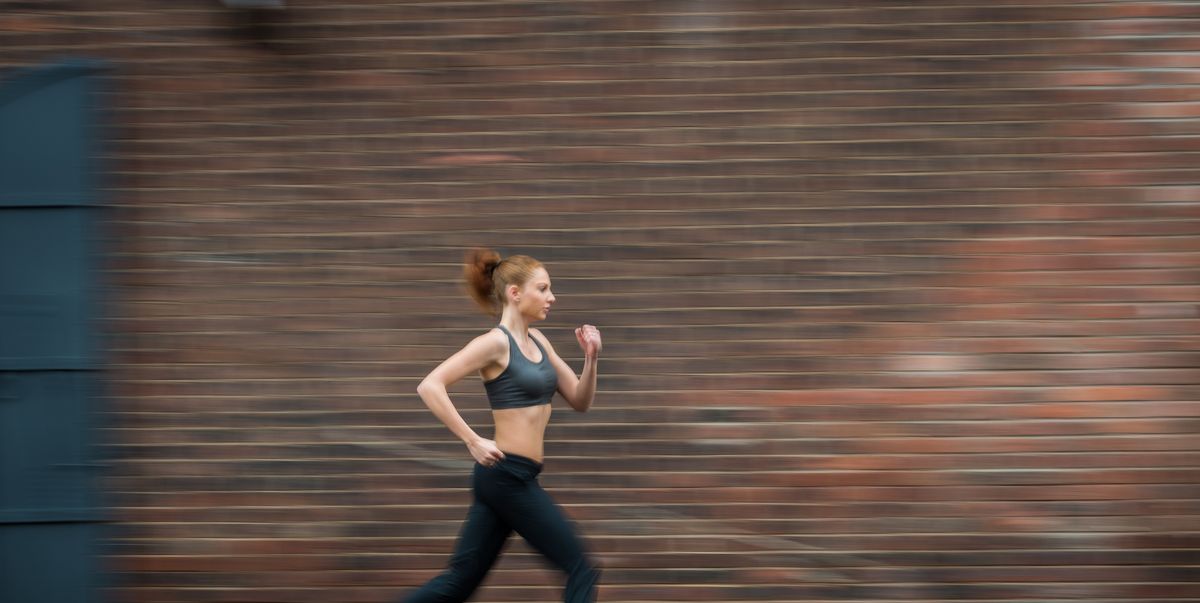 https://hips.hearstapps.com/hmg-prod/images/fitness-in-the-big-apple-royalty-free-image-1755522394.pjpeg?crop=1.00xw:0.753xh;0,0.247xh&resize=1200:*