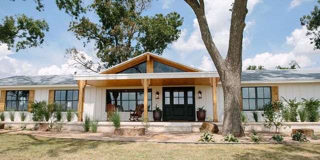 Fixer Upper Homes That Had Trouble Finding Buyers - Paw Paw's House, Dutch  Door House﻿, Asian Ranch House﻿