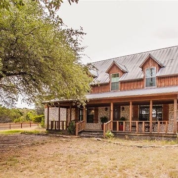 fixer upper season 1 farmhouse for sale