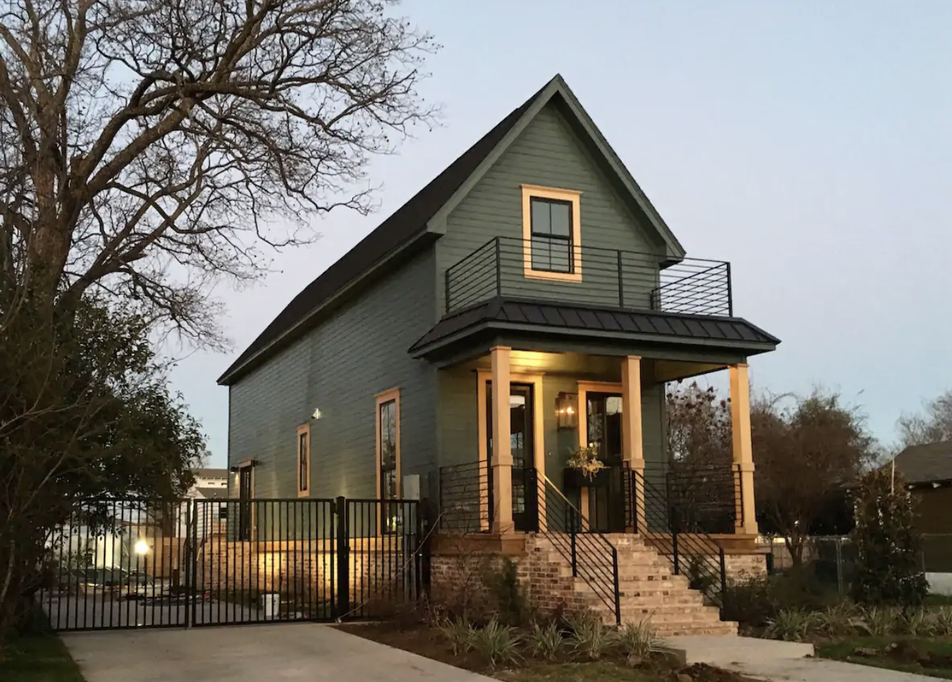 How We Built the Wrap Around Porch at our Waco Airbnb - MY 100 YEAR OLD HOME