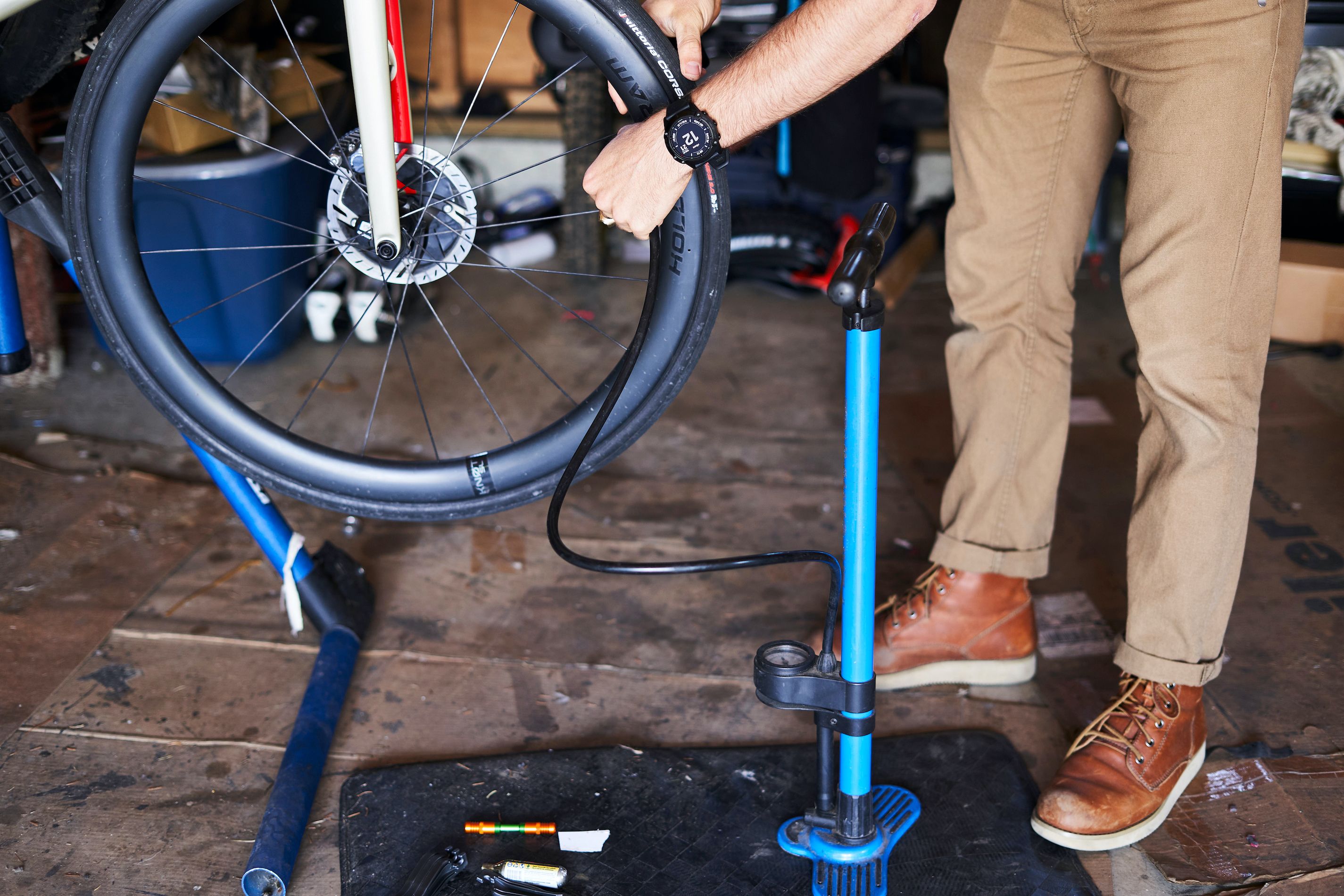 How to Inflate a Car Tire with a Bike Pump: 11 Steps