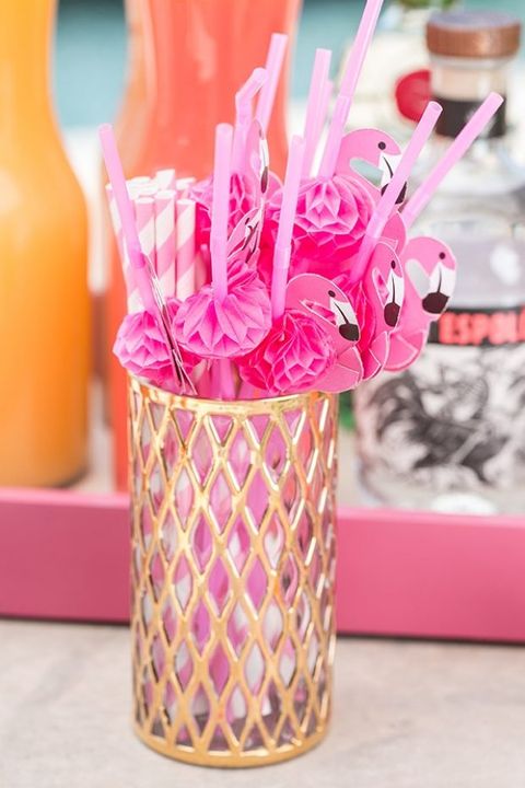 Pink, Vase, Centrepiece, Straw, Cut flowers, Party favor, Flower, Party, Plant, Party supply, 