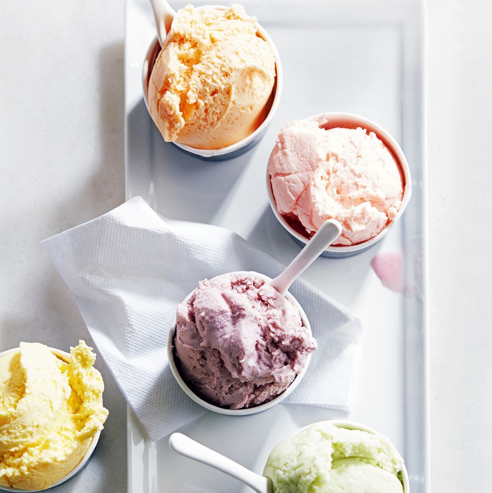 5 flavors of ice cream in cups