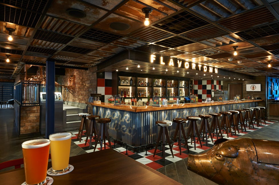 Tavern, Bar, Pub, Drinking establishment, Building, Barware, Drink, Distilled beverage, Liqueur, Brewery, 
