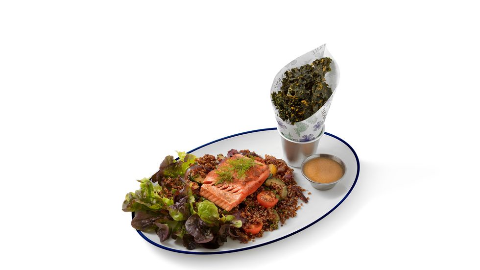 Salmón salvaje de Alaska con quinoa, plato del restaurante Flex & Kale