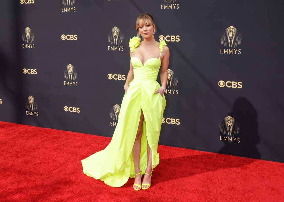 flight attendant kaley cuoco emotional dancing tiktok reactions