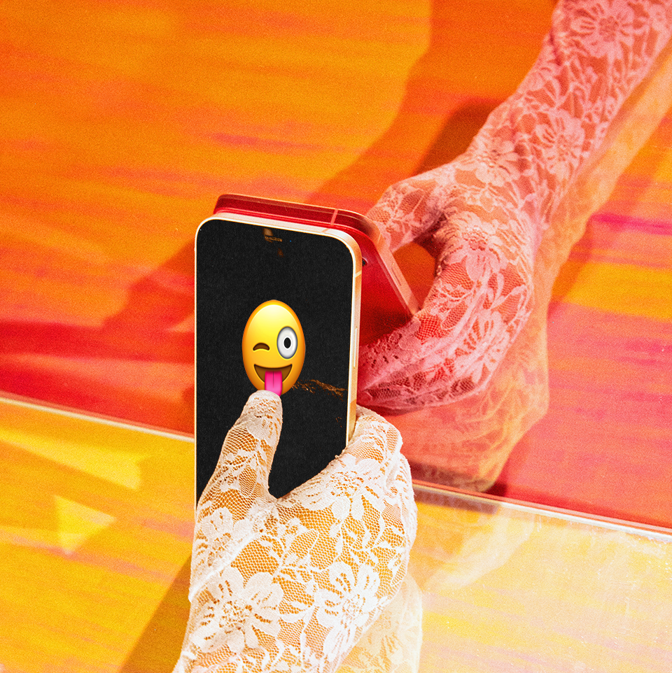 20 Flirty Emojis to Send to Your Crush - Best Flirting Emojis